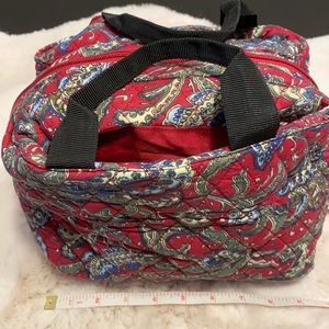 Insulated quilted lunch tote